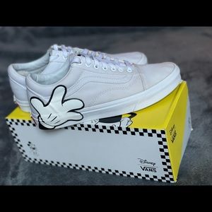 Vans X Disney Old School Mickey True White Men’s Size 9.5 Women’s Size 11